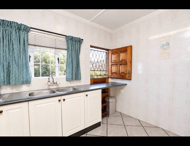 2.5 BEDROOM APARTMENT FOR SALE IN MORNINGSIDE